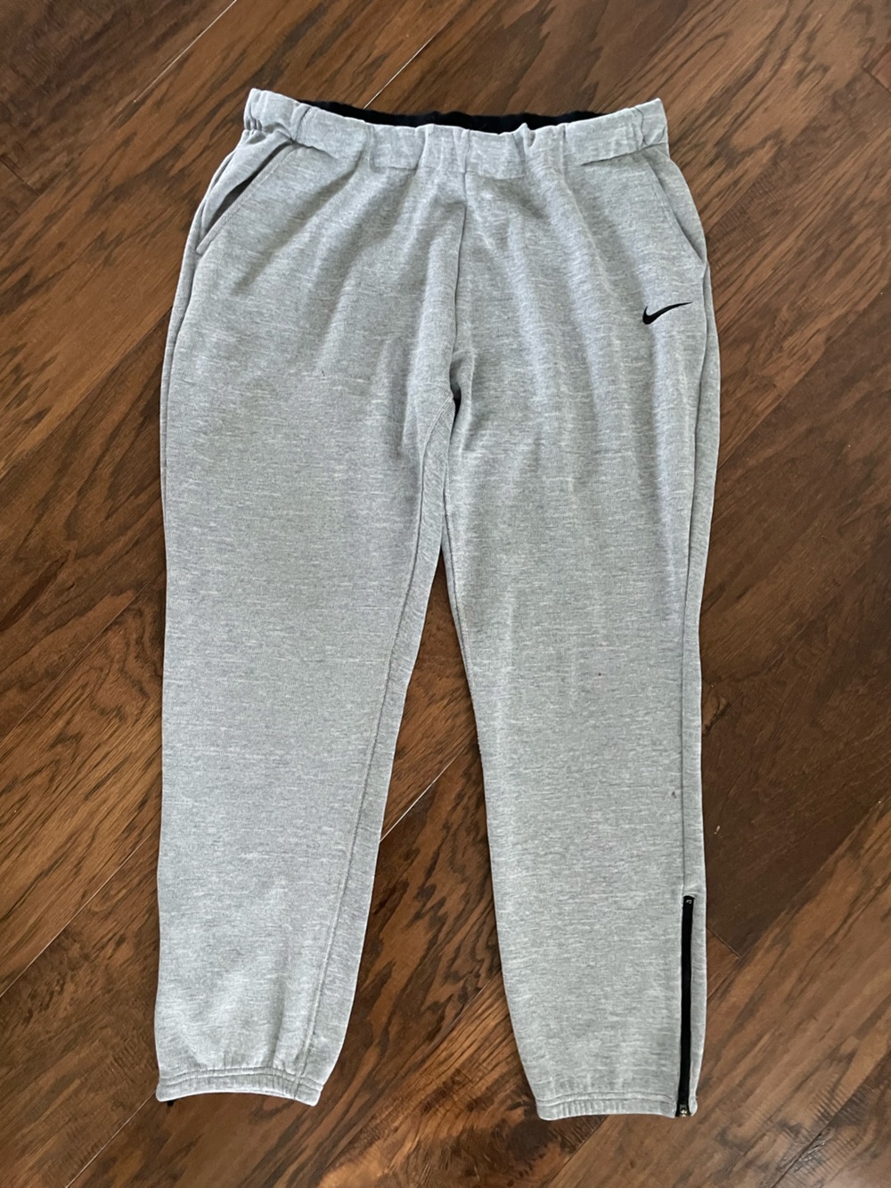 Nike Men's Heather Gray Joggers